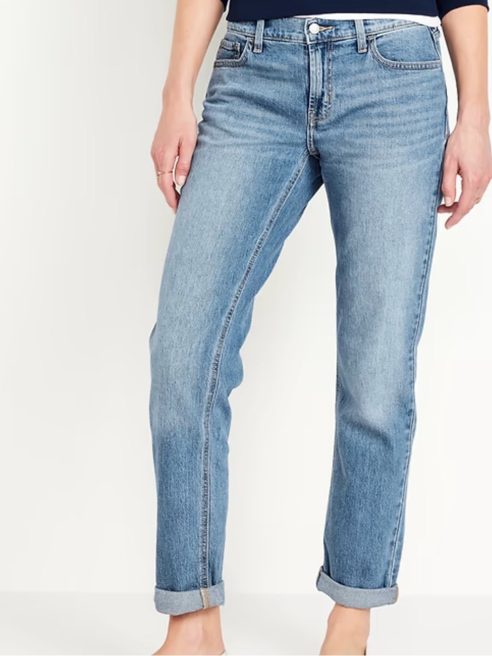 Old Navy Mid-Rise Wow Boyfriend Straight Jeans